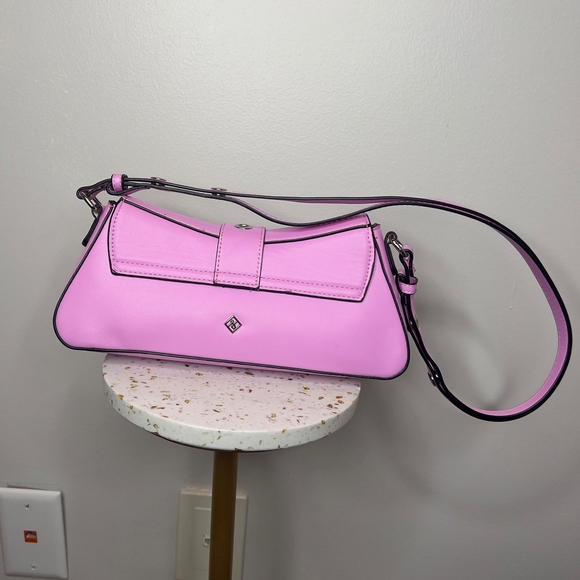 Call It Spring Perkswaltje buckle closure crossbody bag - Picture 6 of 7